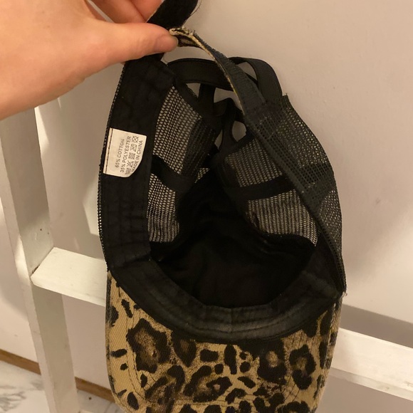 Leopard Print Distressed Ponytail Cap - Picture 5 of 5